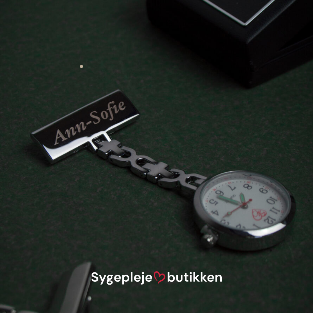 Hvad skal jeg gravere på mit sygeplejeur?