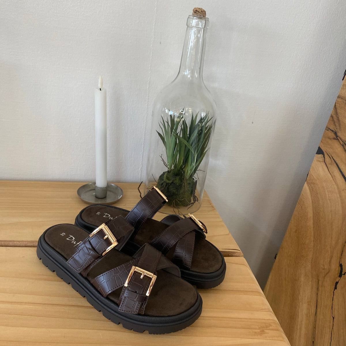 Mørkebrun, komfortabel Duffy sandal med justerbare remme & stabil sål