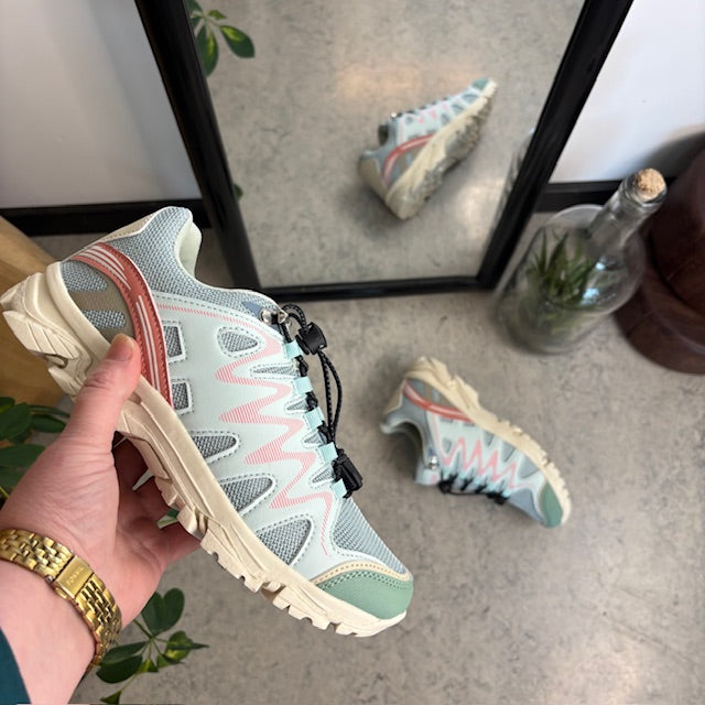 Fleksible blå sneakers med elastiksnørebånd