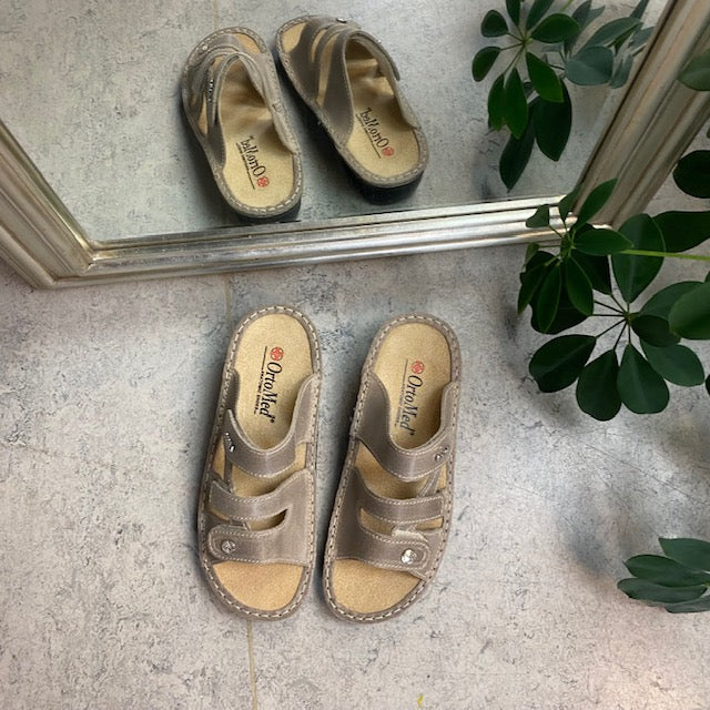 Bred skind slip on til knyster