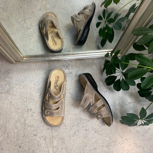 Bred skind slip on til knyster