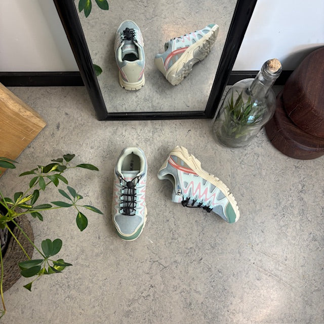 Fleksible blå sneakers med elastiksnørebånd