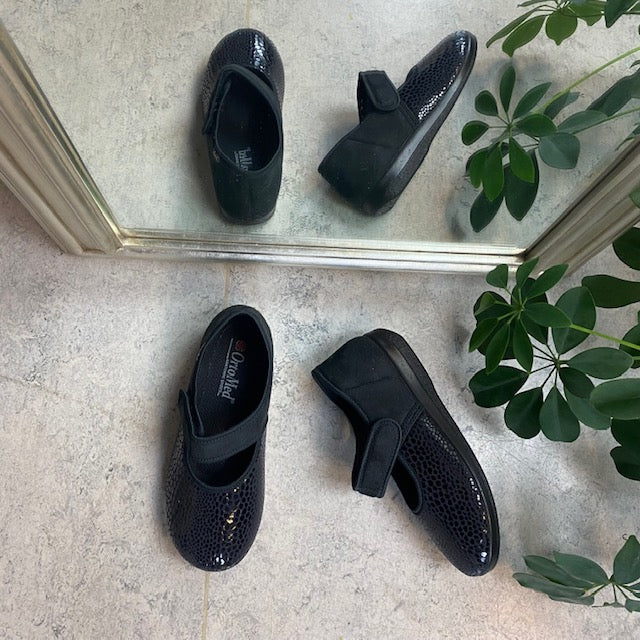 Bred ballerina med velcro og plads