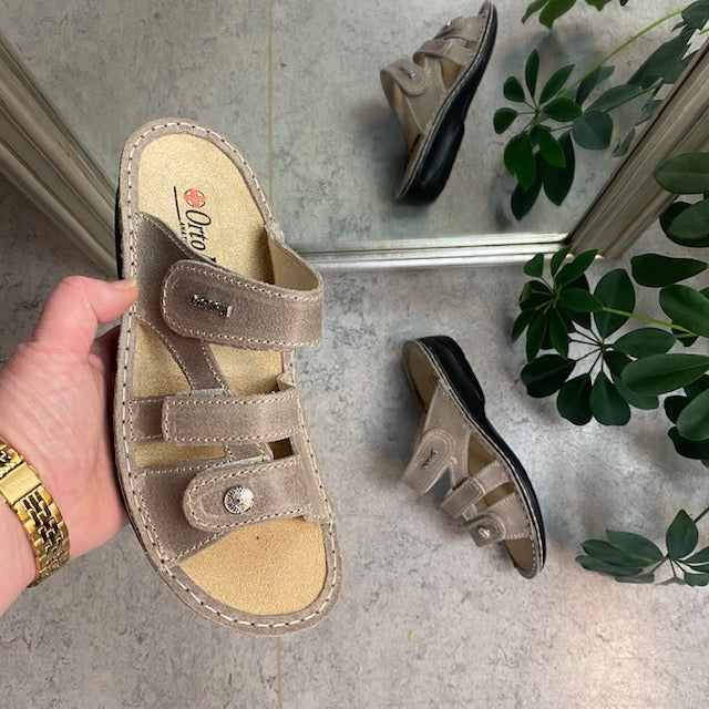Bred skind slip on til knyster