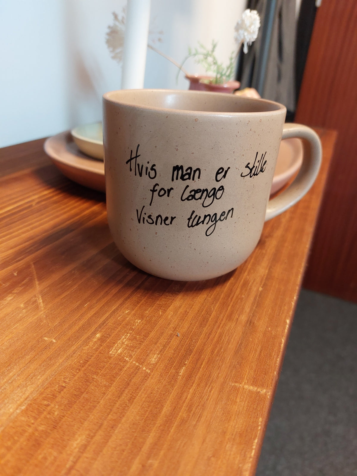 Lad os få en kop kaffe - bestem selv teksten