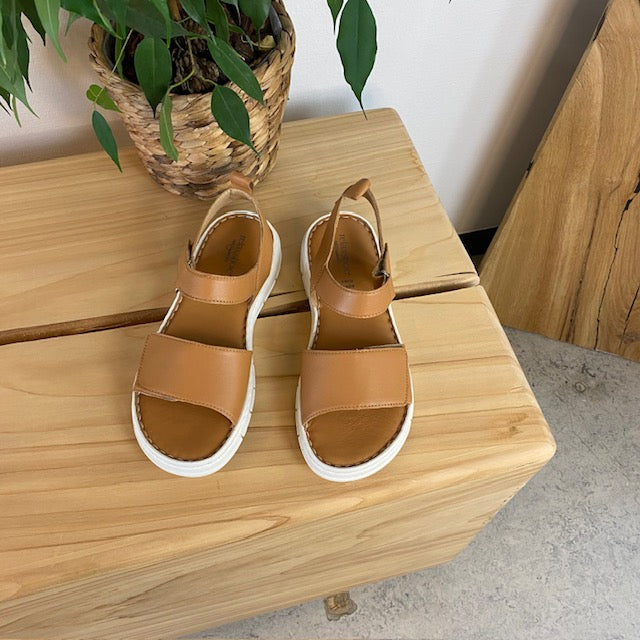 Lækker blød og fleksibel skindsandal i brun fra Relaxshoe