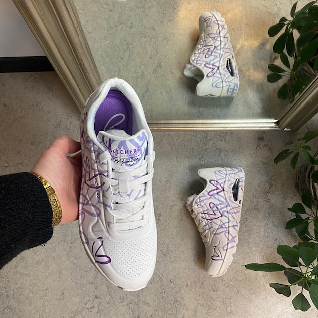 Lilla farvede hjerte sko fra Skechers