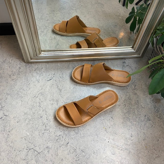Brun skind slip on med justerbar rem fra Relaxshoe