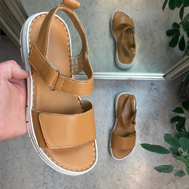 Lækker blød og fleksibel skindsandal i brun fra Relaxshoe