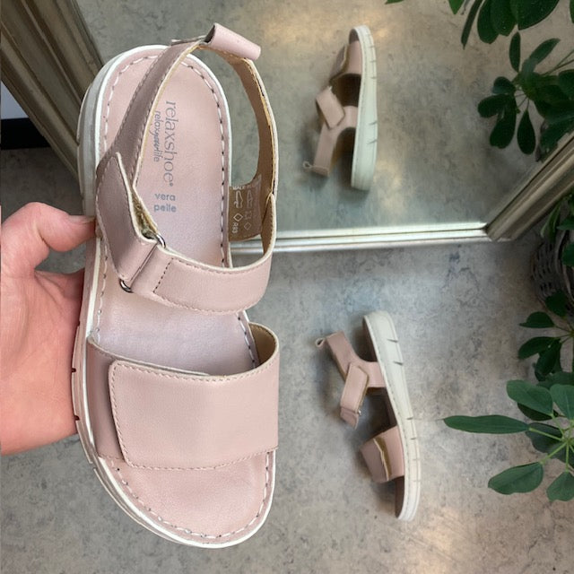 Lækker blød og fleksibel skindsandal i rosa farve fra Relaxshoe