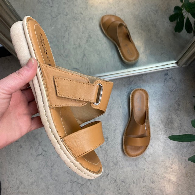 Brun skind slip on med justerbar rem fra Relaxshoe