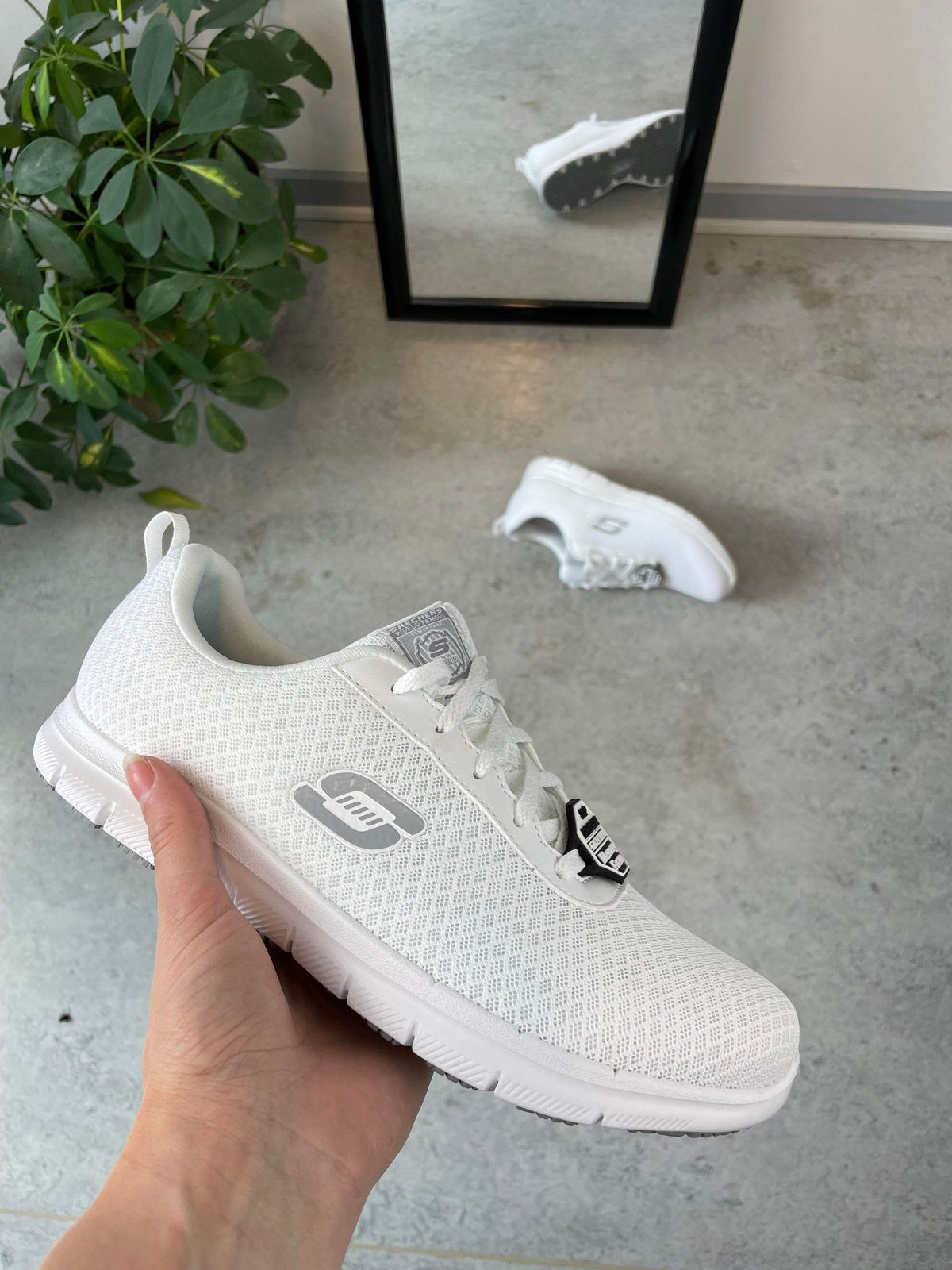 Skechers Work arbejdssko med bred pasform – CE-godkendt og skridhæmmende sål