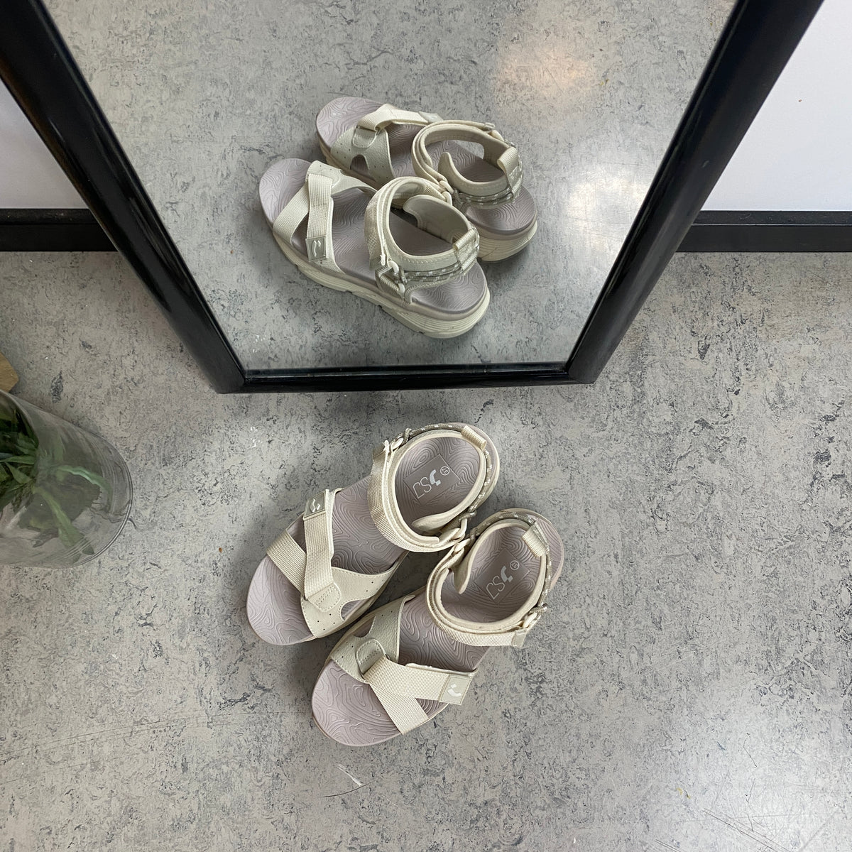 Letvægtssandal fra Sygeplejebutikken - Beige