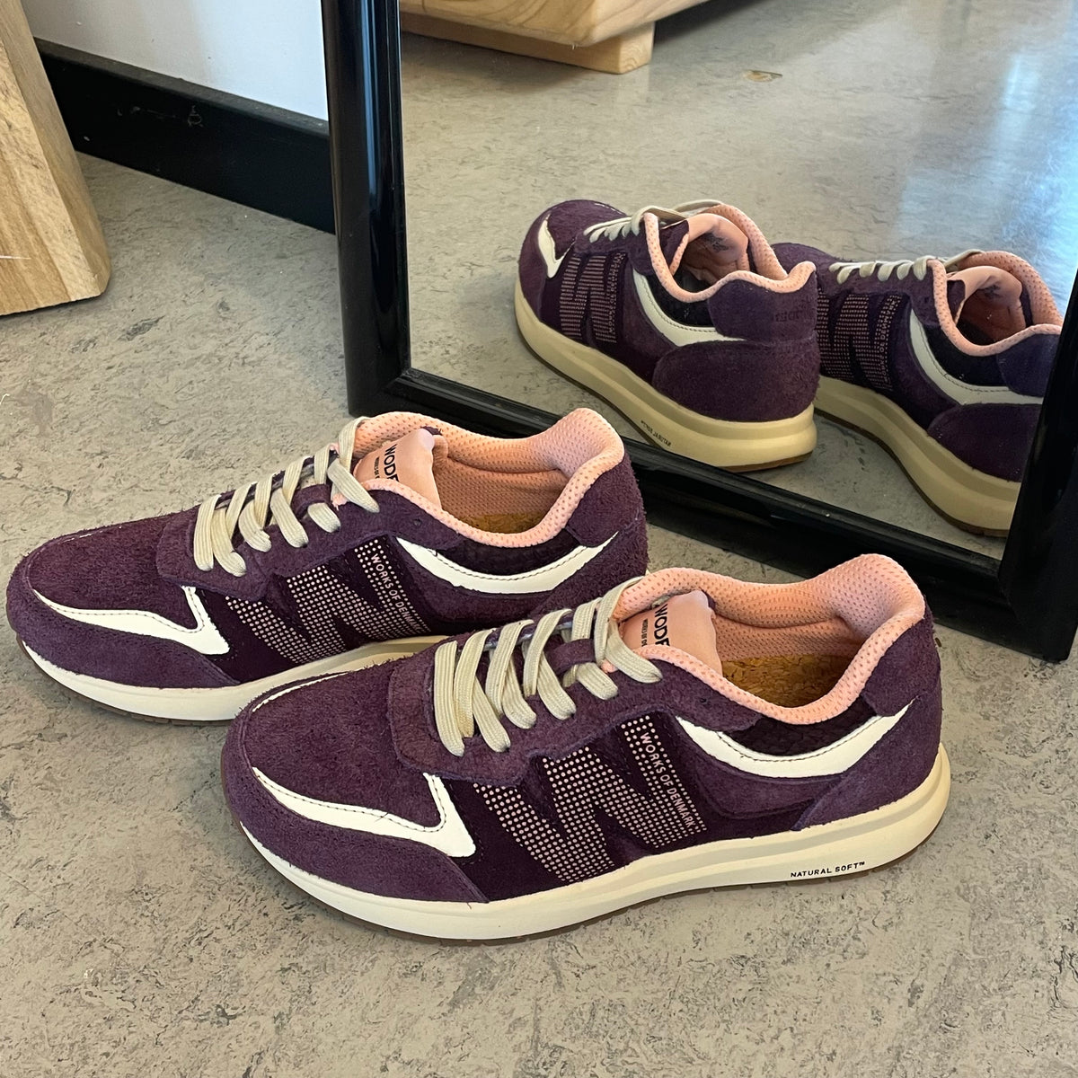 Woden Rigmor Suede – lyngfarvet sneaker i ruskind med blød komfort