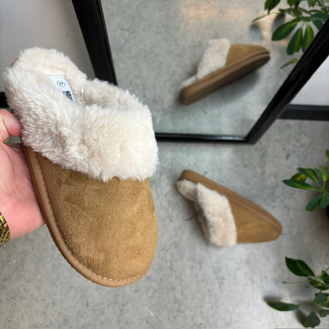 Brun Slip on hjemmesko med god bredde
