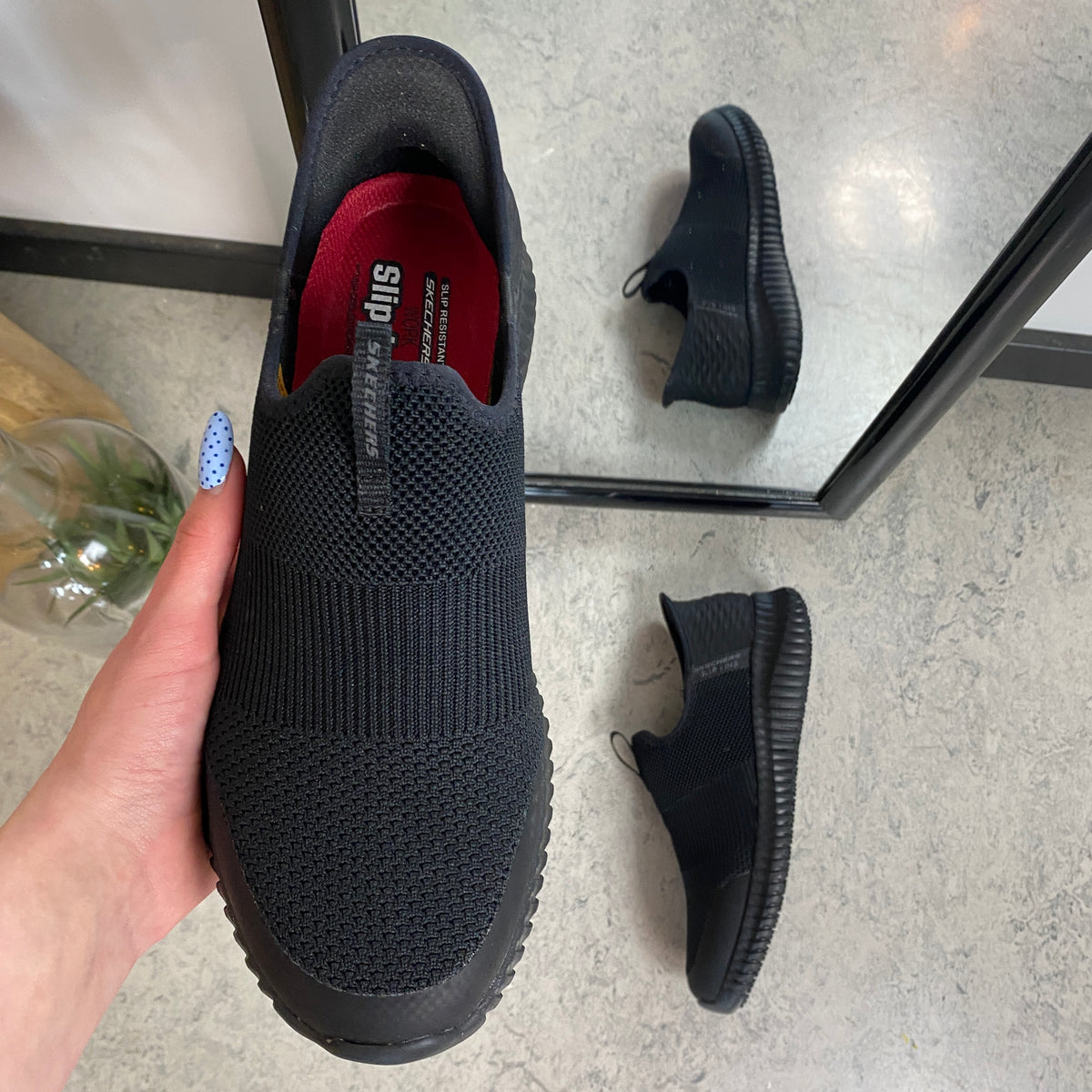 Skechers Work slip-in sko – Komfort & sikkerhed hele arbejdsdagen