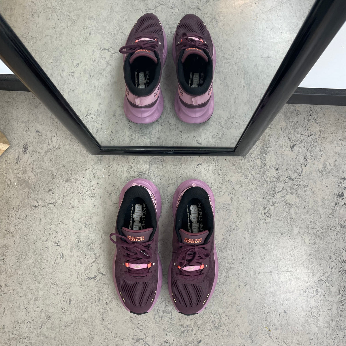 Bordeux Skechers Hands Free Slip-ins Max Cushioning Glide-Step