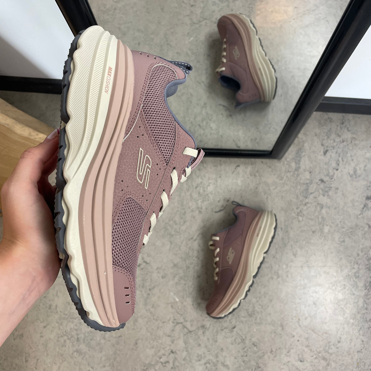 Skechers Adventure sko - stødabsorberende damesko med ekstra plads