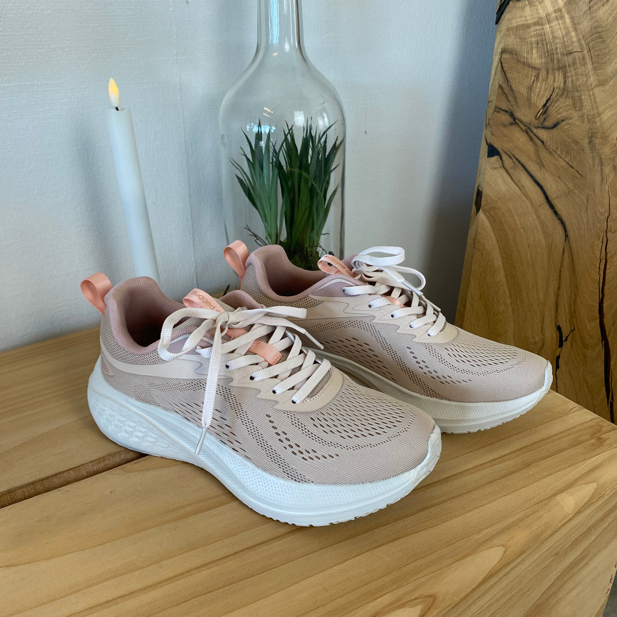 Rugged Gear Simple Sport – let og komfortabel sneaker i rosa
