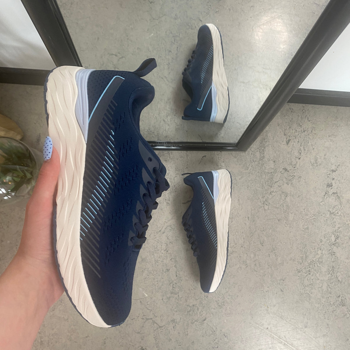 Linares W Wide Fit Shoe – mørkeblå letvægtssko med ekstra bredde