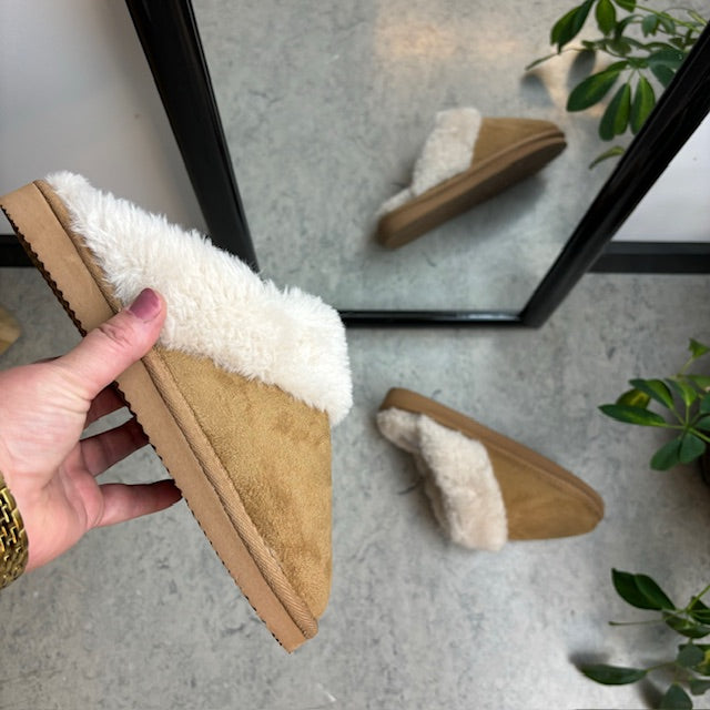 Brun Slip on hjemmesko med god bredde