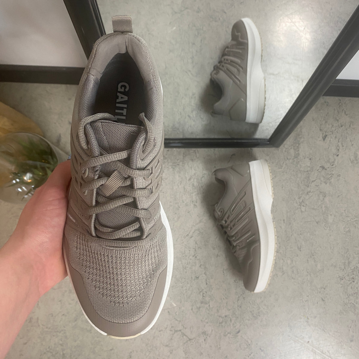 Gaitline Advance Lite – Stødabsorberende komfort i beige med hvid bund