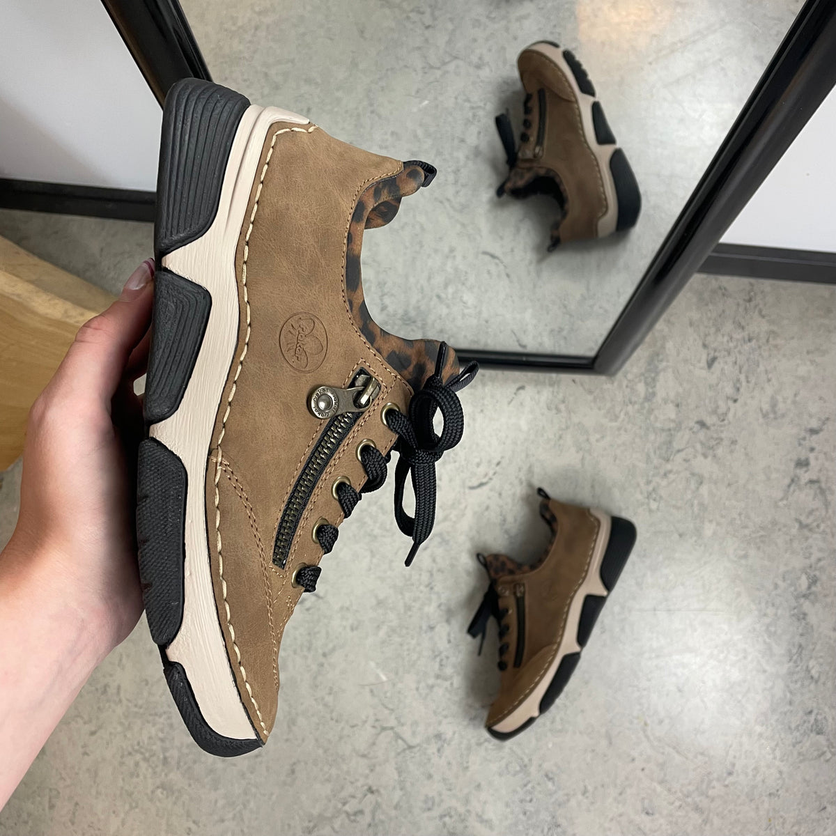 Rieker sneakers til dame i brun med leopard detaljer