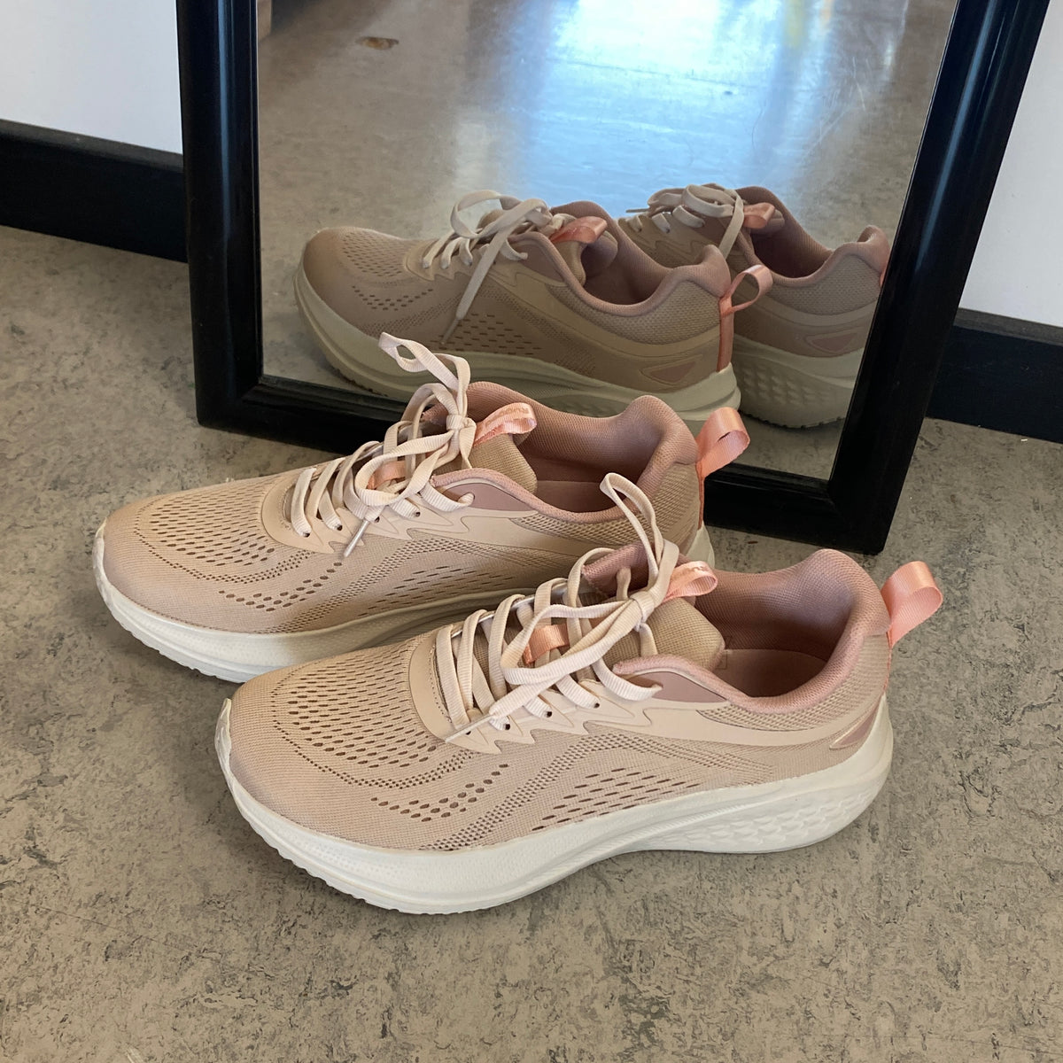 Rugged Gear Simple Sport – let og komfortabel sneaker i rosa