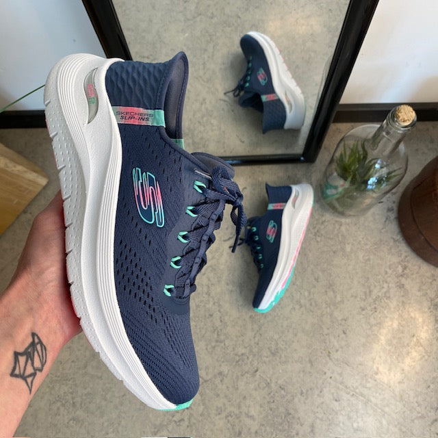 Skechers Slip-ins med Arch Fit – blå sneaker med hands free komfort