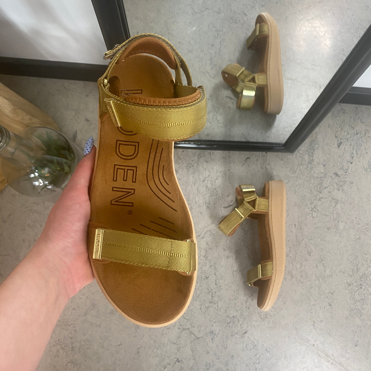 Woden sandal – Khaki (gylden nuance)