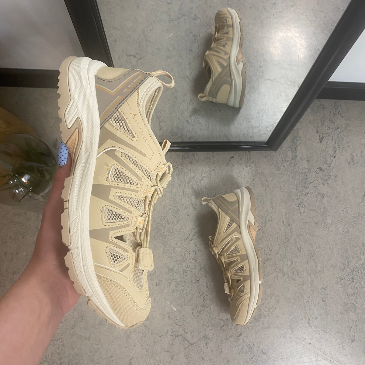 Whistler Puente W Shoe – åndbar sneaker i beige med elastiksnøre