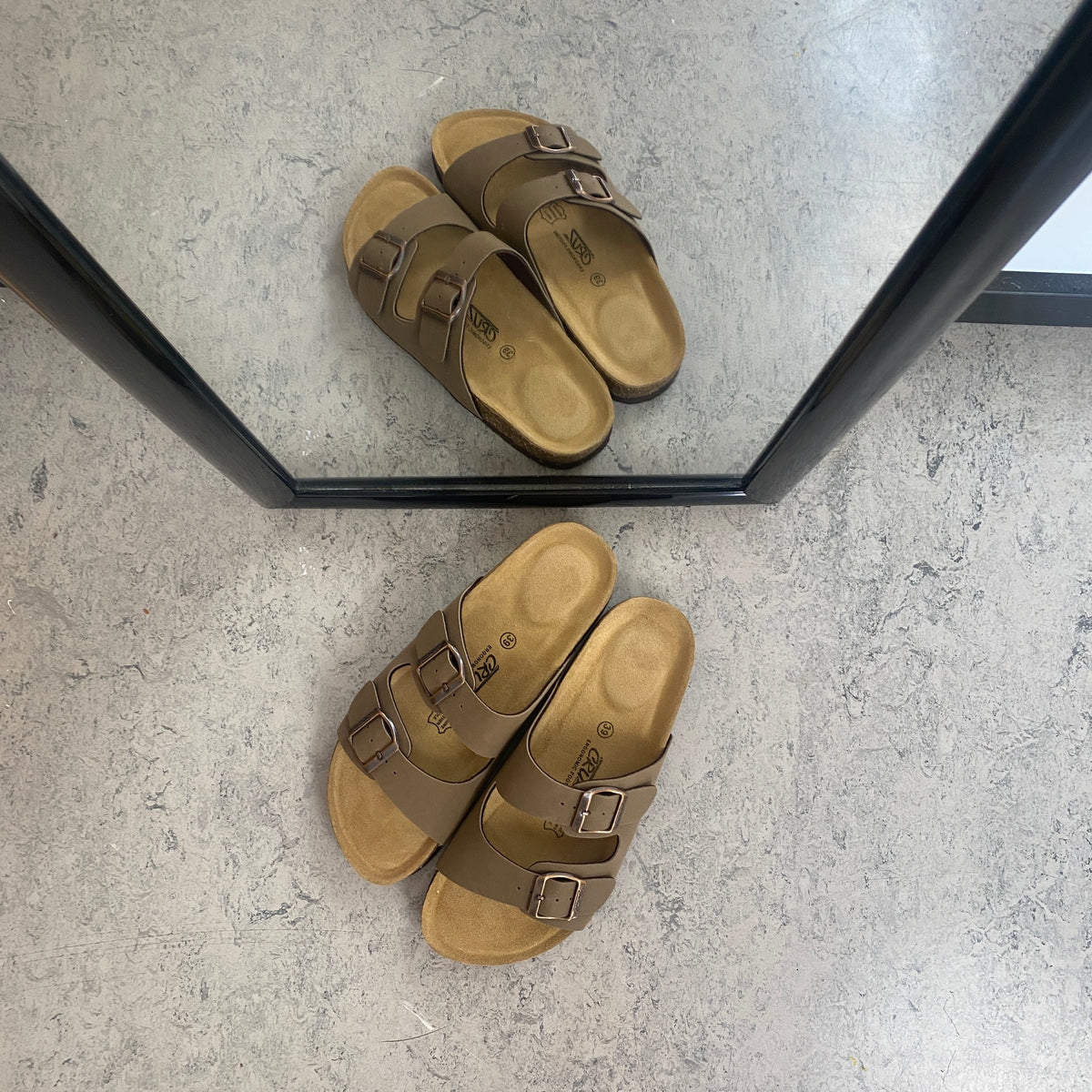 Cruz slip on sandal – Brun
