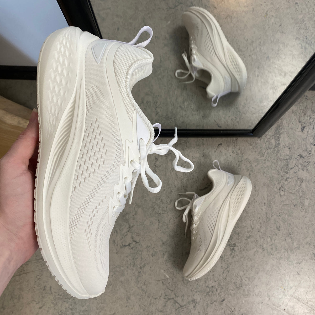 Rugged Gear Simple Sport – let og komfortabel sneaker i hvid
