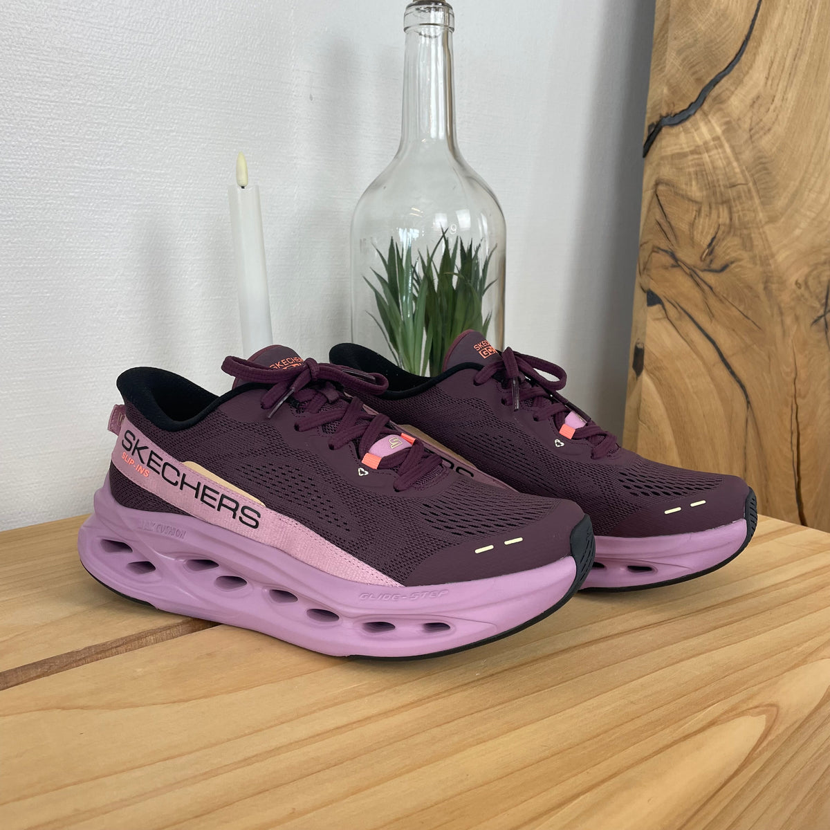 Bordeux Skechers Hands Free Slip-ins Max Cushioning Glide-Step