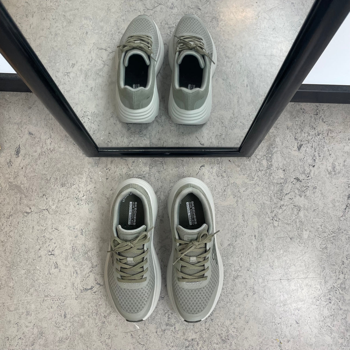 Grå Skechers Max Cushioning Endeavour – stødabsorberende komfort
