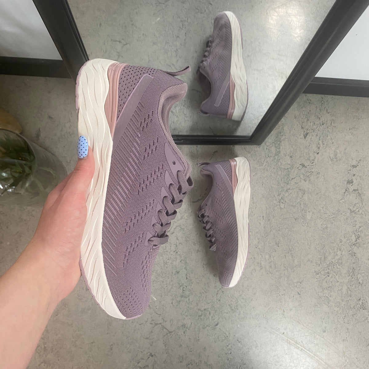 Linares W Wide Fit Shoe – mørk rosa letvægtssko med ekstra bredde