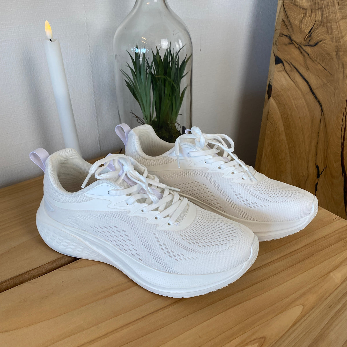 Rugged Gear Simple Sport – let og komfortabel sneaker i hvid