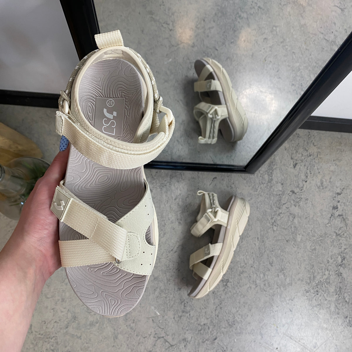 Letvægtssandal fra Sygeplejebutikken - Beige