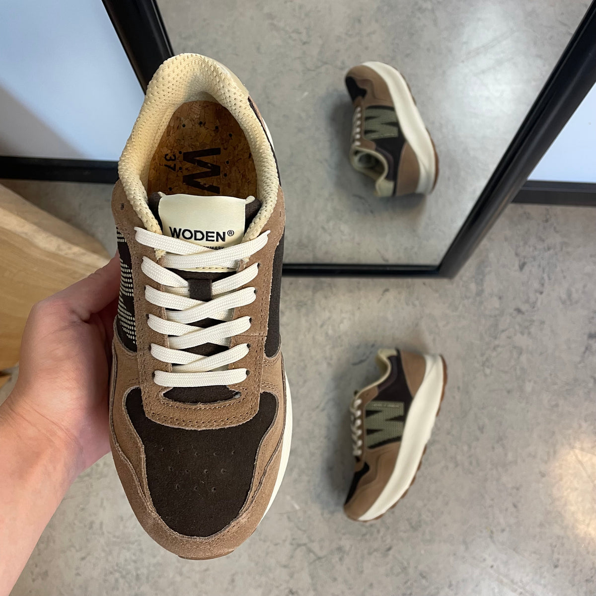 Mathilde – Woden sneaker i brune nuancer med let gængesål