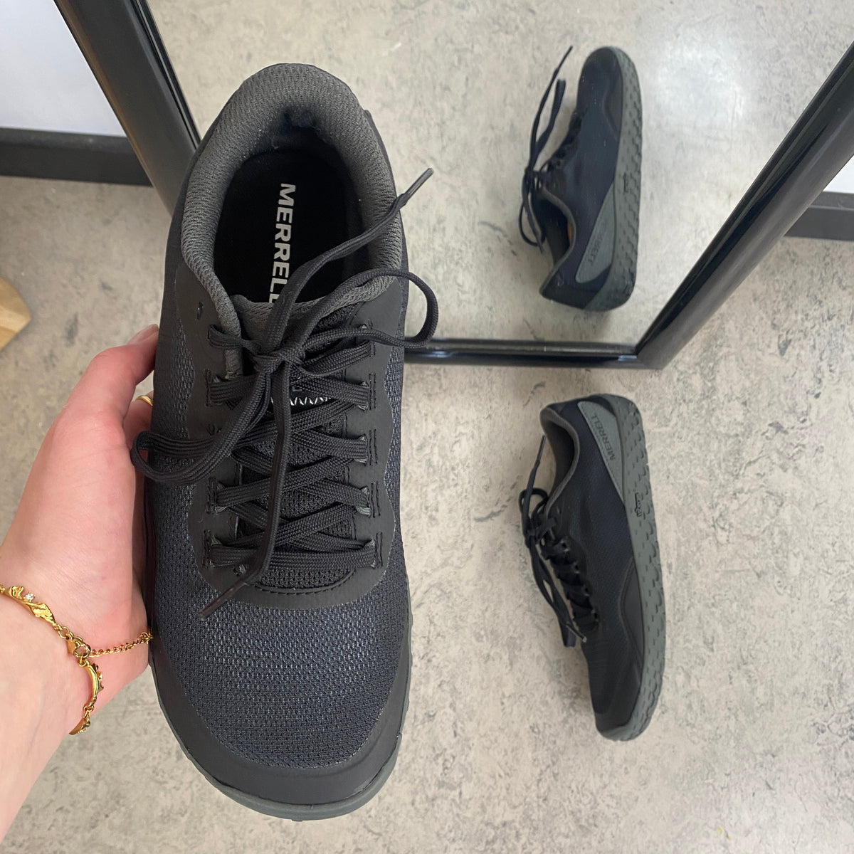 Merrell sort barefoot sko med maksimal fleksibilitet