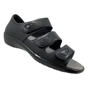 Sort sandal med velcroremme og hælkappe