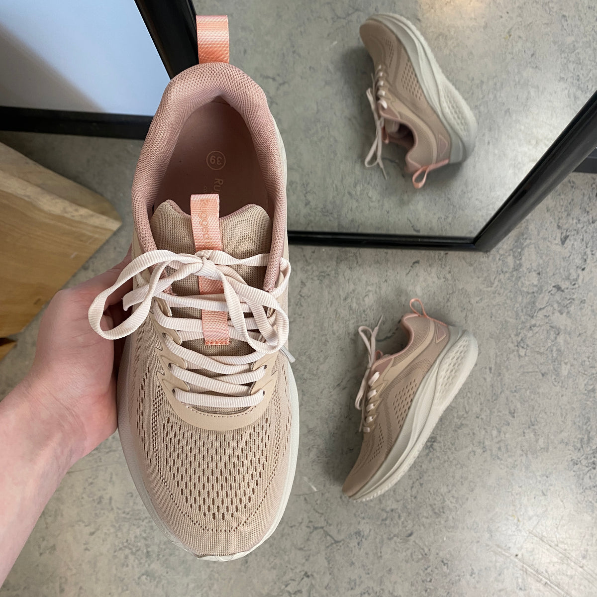 Rugged Gear Simple Sport – let og komfortabel sneaker i rosa