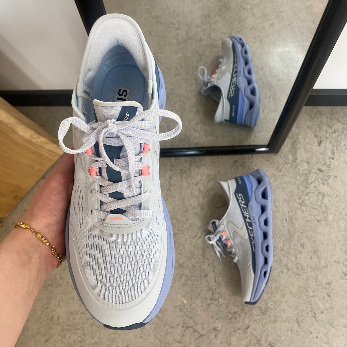 Skechers Glide-Step Aldus i lys blå – slip in sneaker med svangstøtte