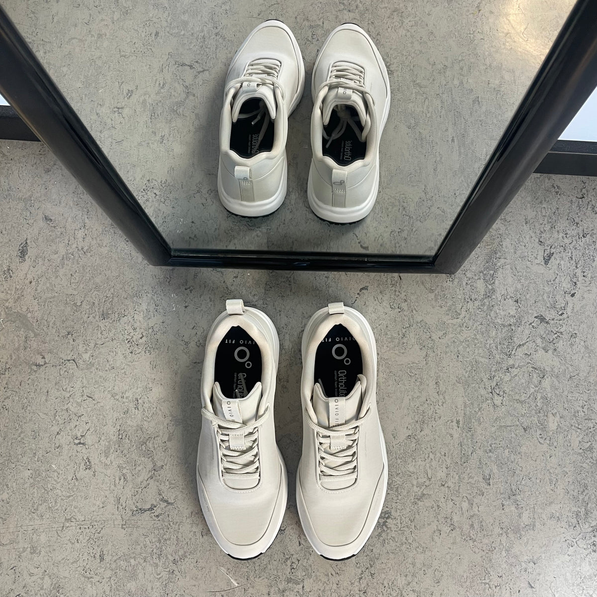 Hvid komfort sneaker med skridhæmmende sål & vandtæt membran