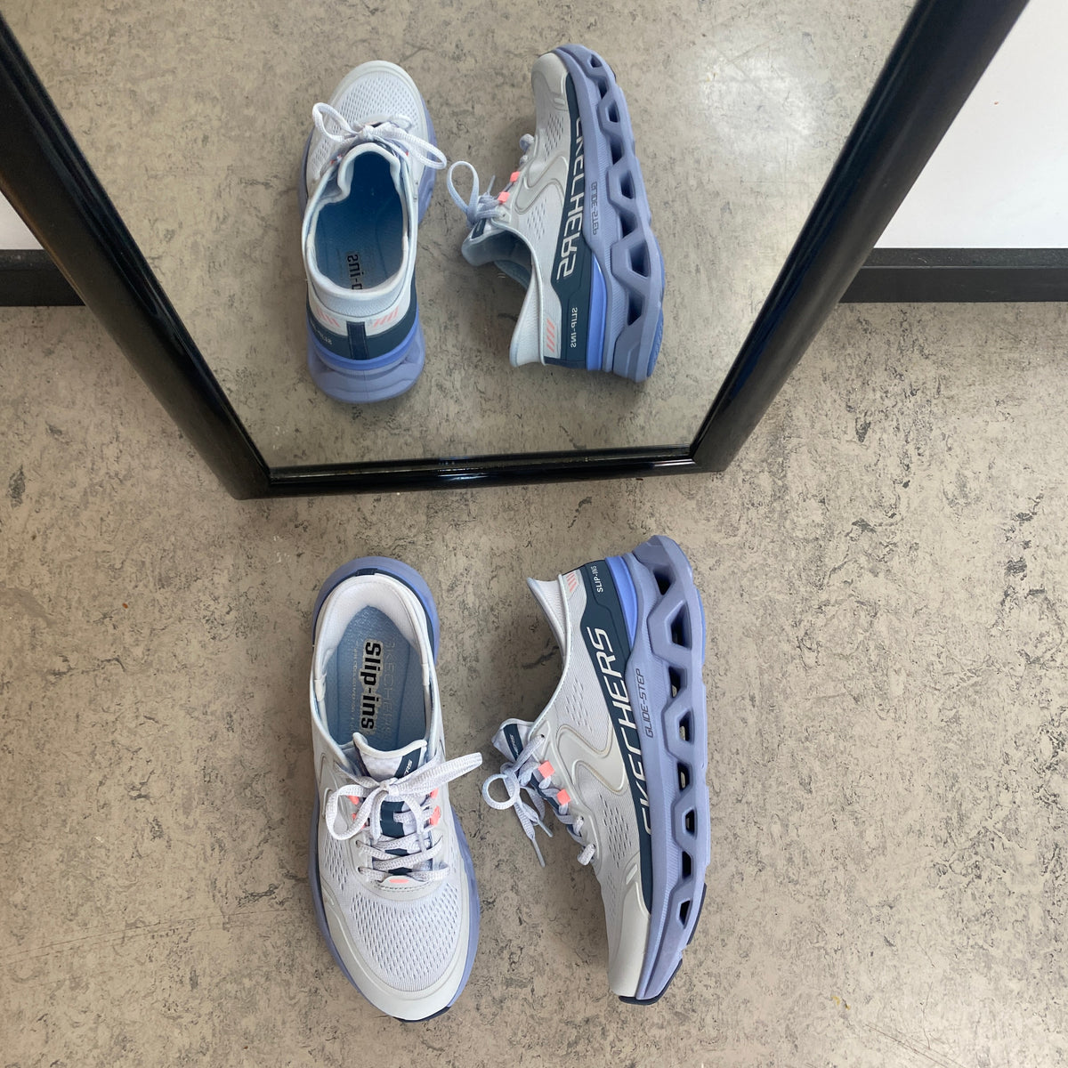 Skechers Glide-Step Aldus i lys blå – slip in sneaker med svangstøtte