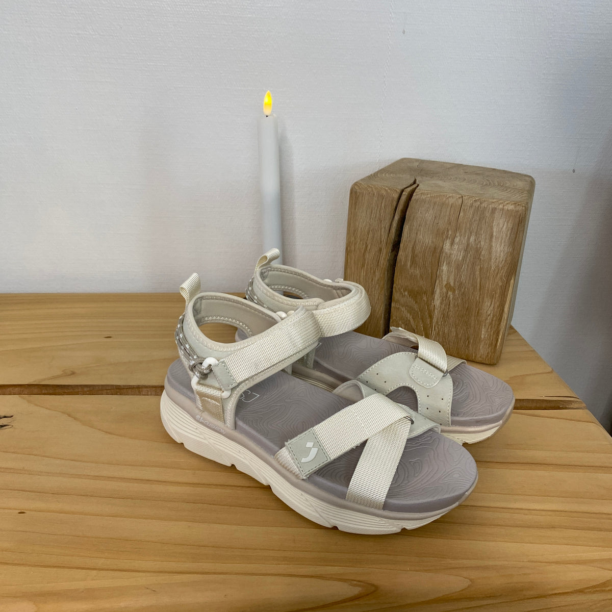 Letvægtssandal fra Sygeplejebutikken - Beige