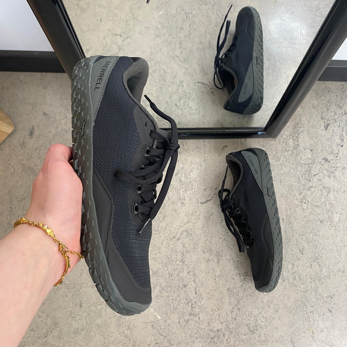 Merrell sort barefoot sko med maksimal fleksibilitet