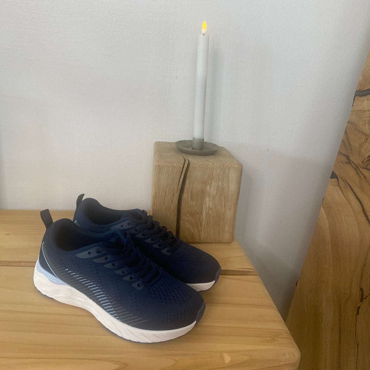 Linares W Wide Fit Shoe – mørkeblå letvægtssko med ekstra bredde
