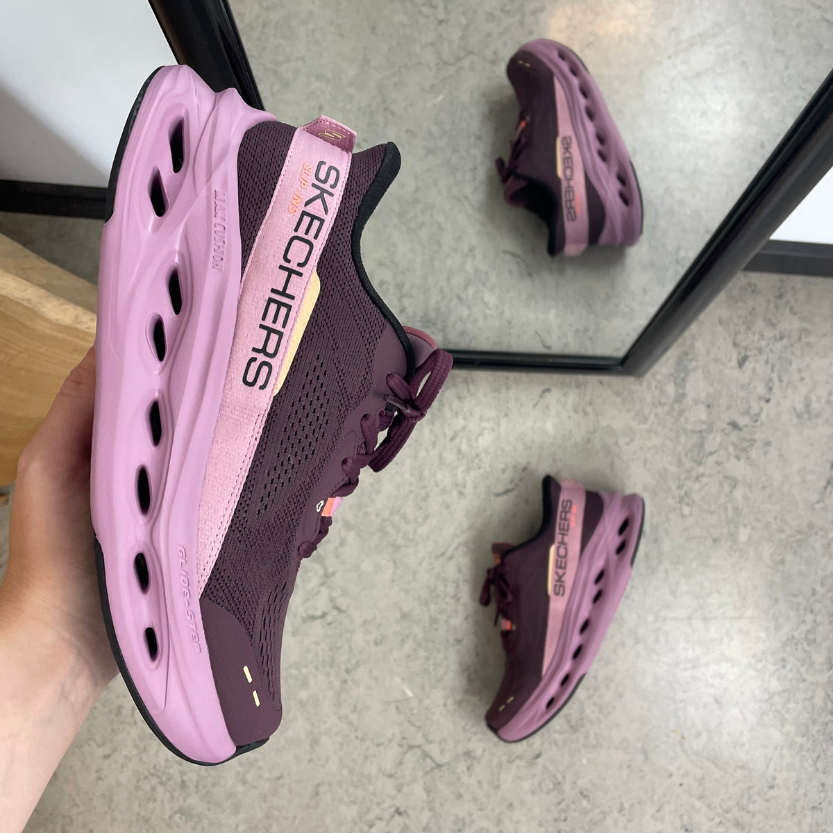 Bordeux Skechers Hands Free Slip-ins Max Cushioning Glide-Step