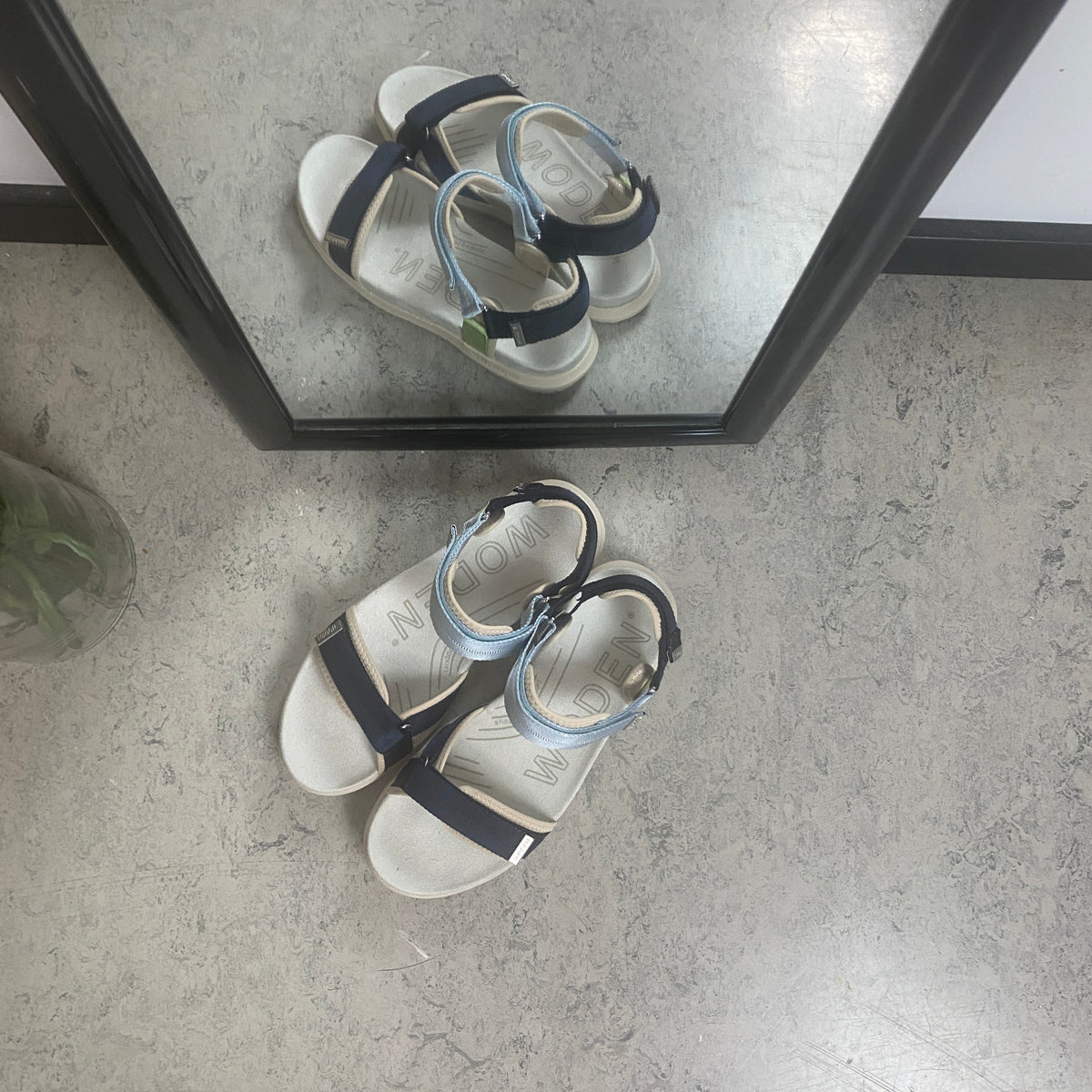 Woden sandal Moonstone Multi i blå, grønne & beige nuancer